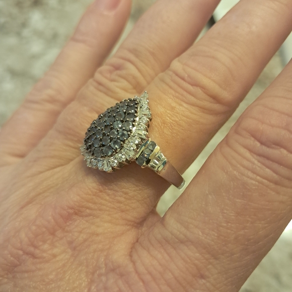 Natural Alexandrite and Genuine Moissanite Teardrop Cluster Ring. - Picture 4 of 6